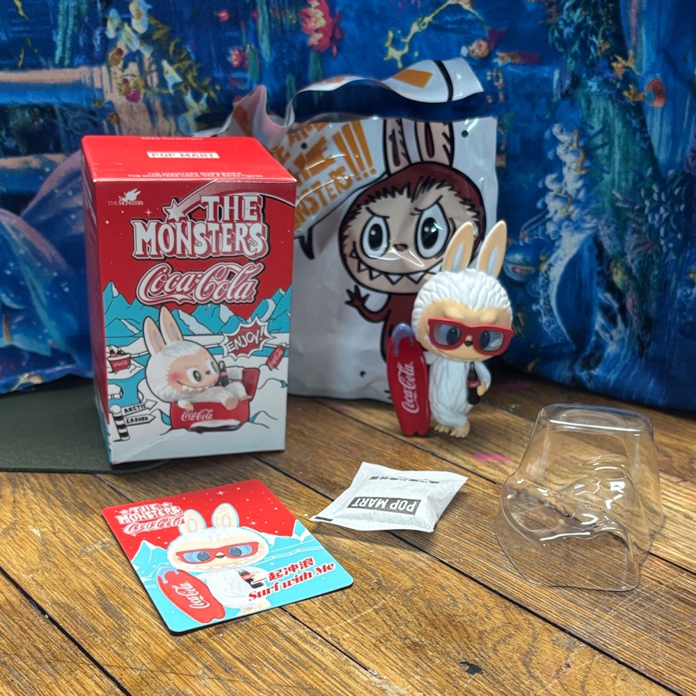 Coca-Cola The Monsters surf with me
